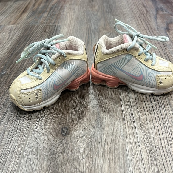 Like new baby Nike shoes - Picture 3 of 8